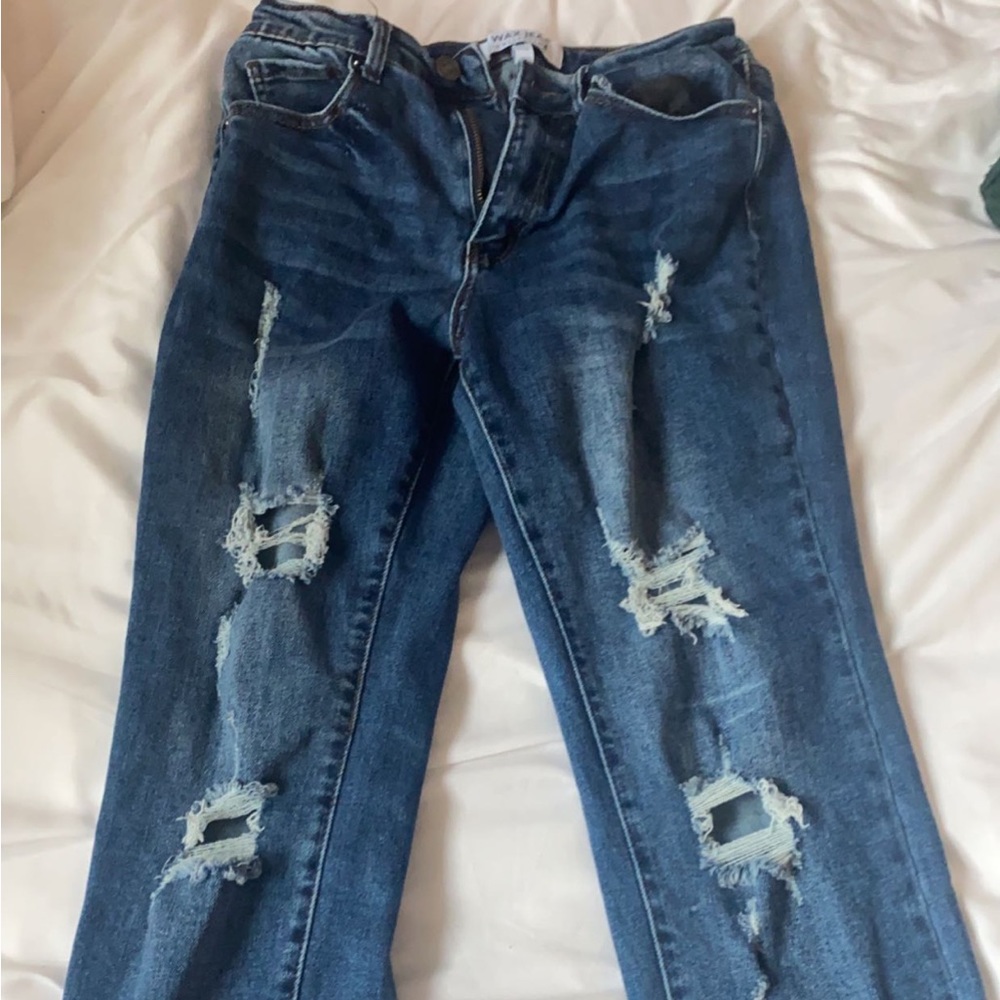BLUE RIPPED JEANS